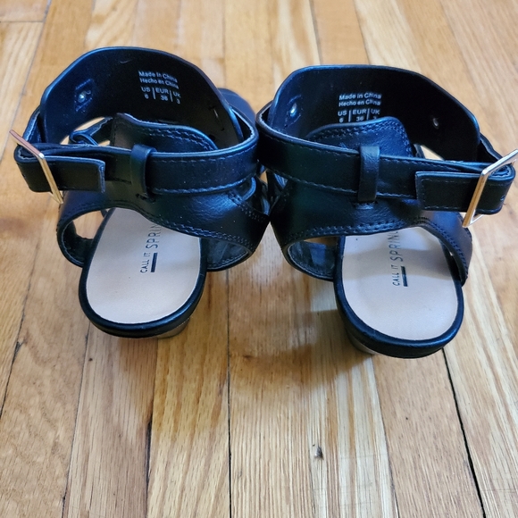 Gladiator strap heeled sandal - Picture 3 of 6